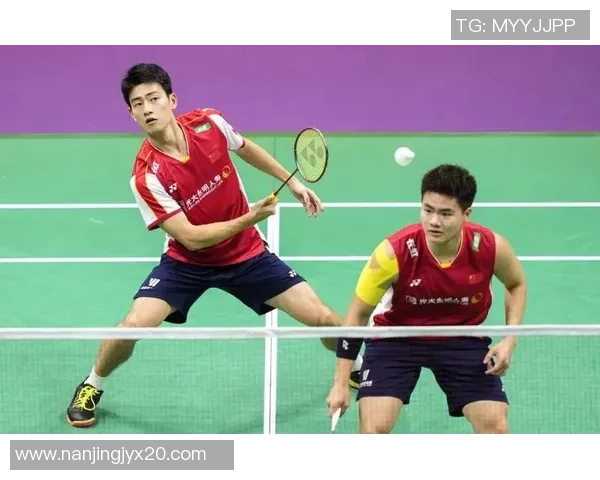 周伟专访：从羽毛球新星到冠军之路的心路历程回顾